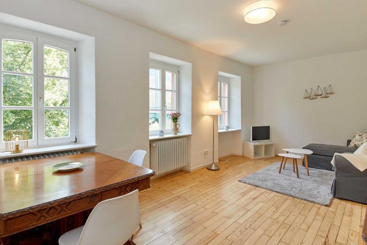 Neu!!! Moselbleibe Uferallee * Commune fusionnée de Bernkastel-Kues
